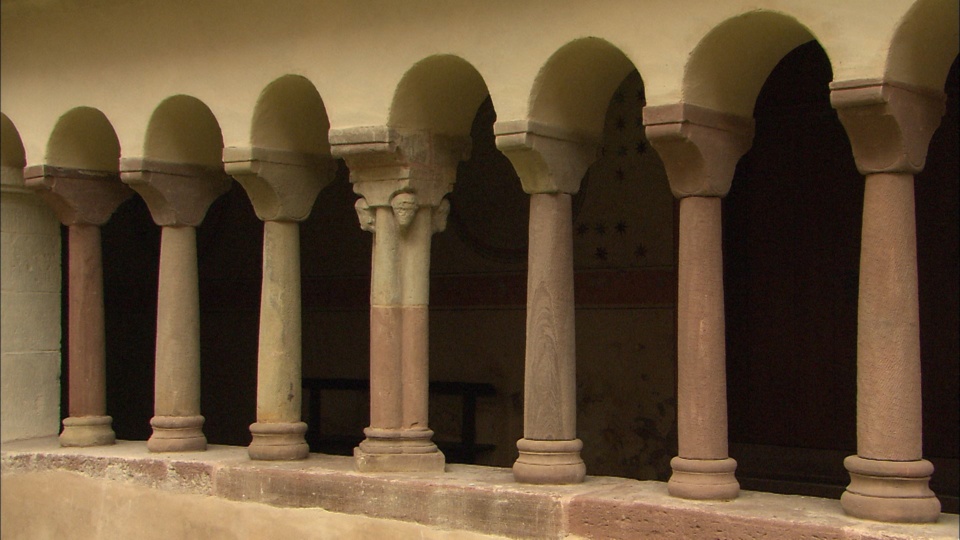 Colonnes dans le cloître, restaurées par Carl Schäfer